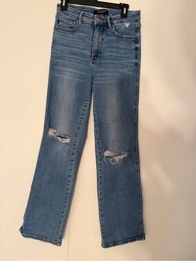 Judy Blue Distressed Knee Straight Leg Jeans